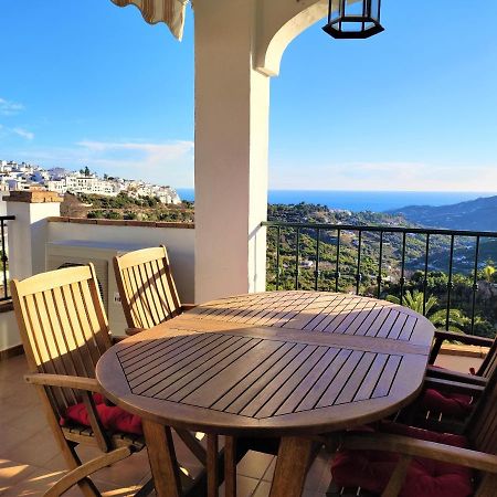 Lovely 2 Bedroom Apartment With Sea View, Frigiliana Buitenkant foto