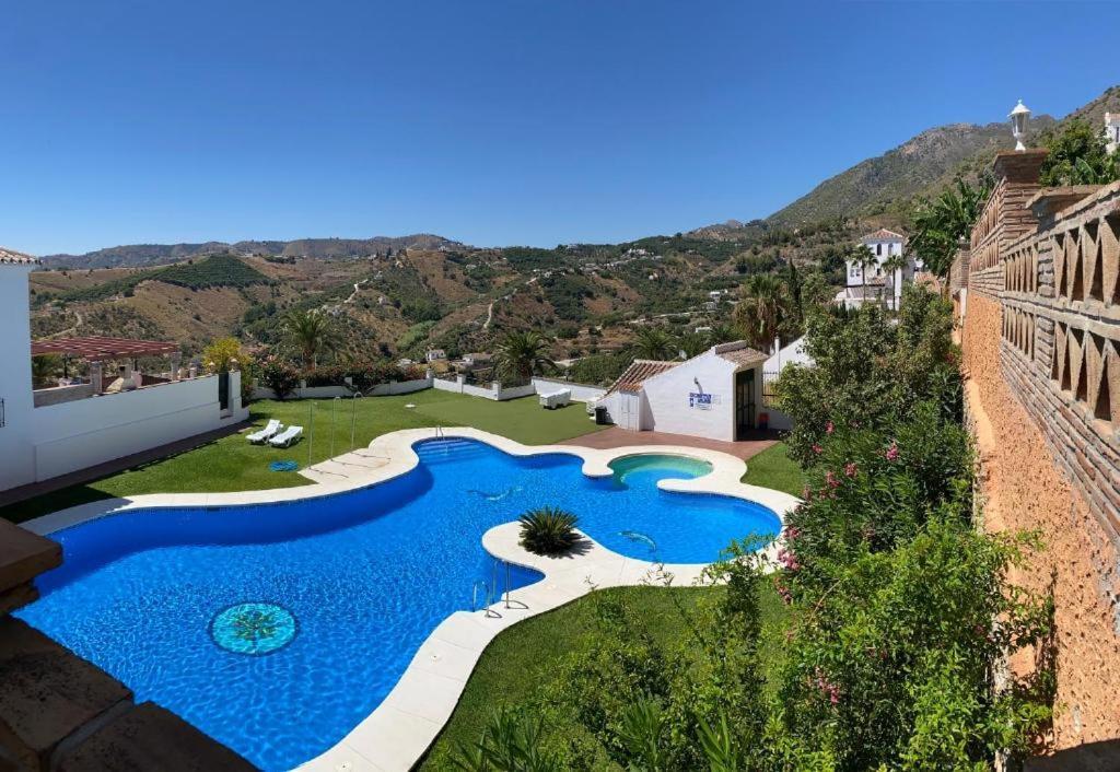 Lovely 2 Bedroom Apartment With Sea View, Frigiliana Buitenkant foto