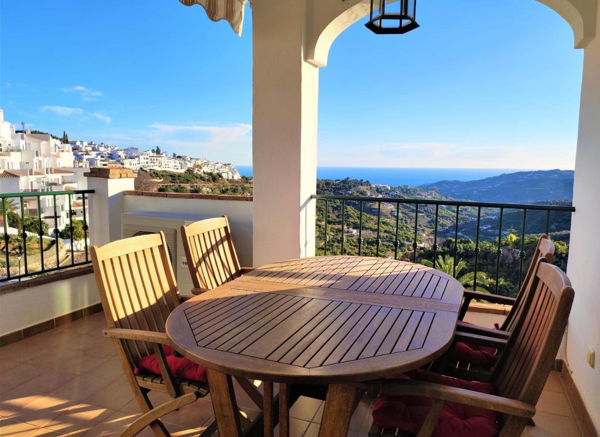 Lovely 2 Bedroom Apartment With Sea View, Frigiliana Buitenkant foto